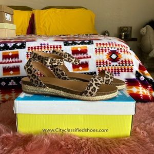 ❣️In box leopard sandals❣️